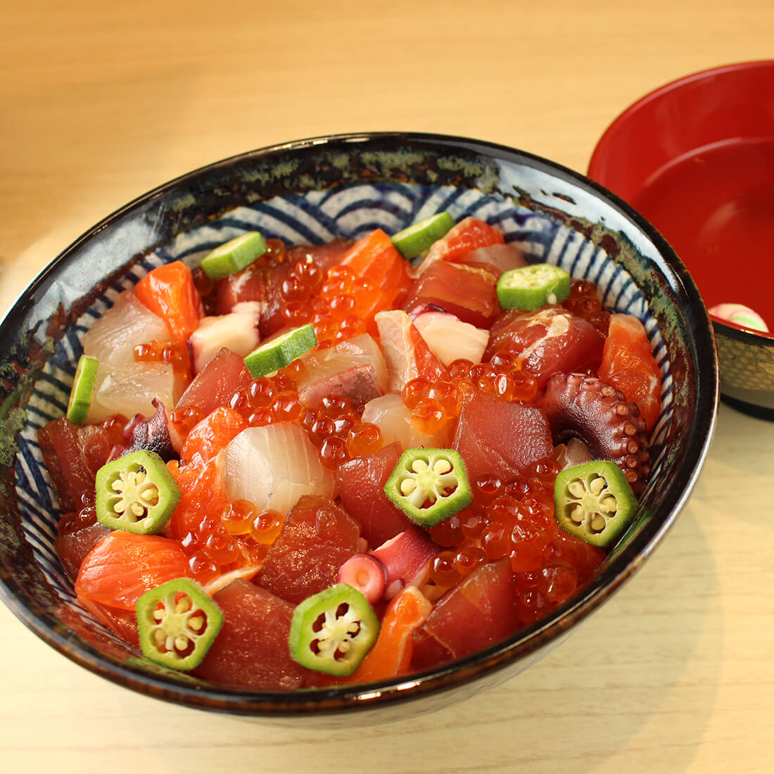 Sashimi rice bowl