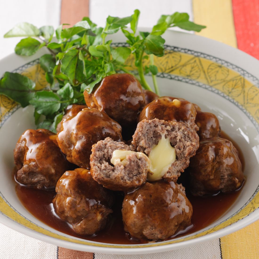 Cheese-stuffed meatballs